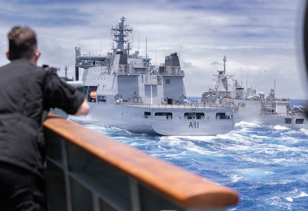 Canadian Halifax-class frigate Regina (FFH 334) participates in a replenishment at sea with HMNZS Aotearoa (A11)