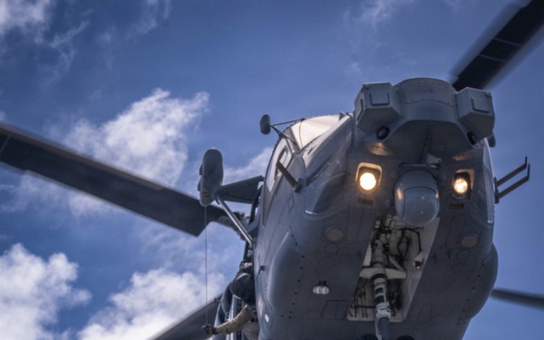 Canadian Members of RCN Halifax Class Frigate Regina (FFH 334) participate in hoist exercises with Canadian Helicopter CH-144 Cyclone