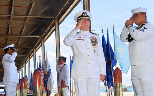 NAVSUP FLC Pearl Harbor Welcomes New Commanding Officer During Change of Command Ceremony