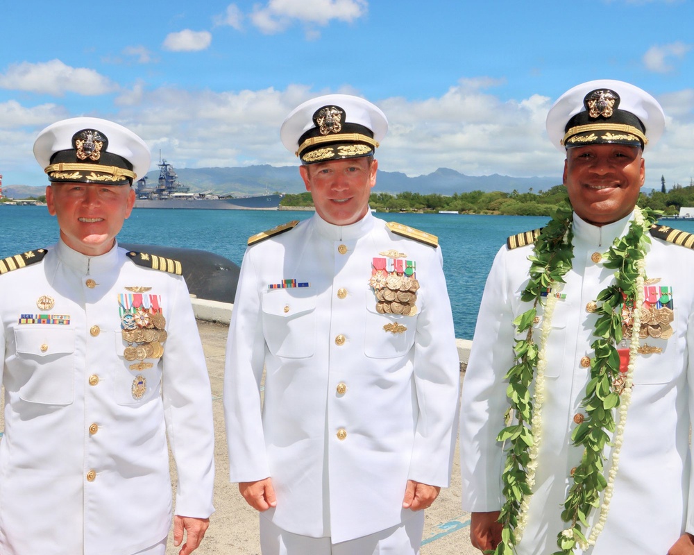 NAVSUP FLC Pearl Harbor Welcomes New Commanding Officer During Change of Command Ceremony
