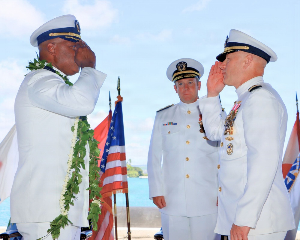 NAVSUP FLC Pearl Harbor Welcomes New Commanding Officer During Change of Command Ceremony