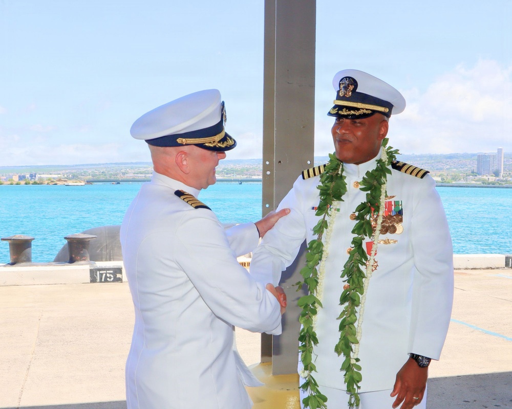 NAVSUP FLC Pearl Harbor Welcomes New Commanding Officer During Change of Command Ceremony