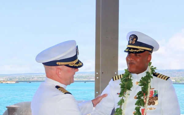 NAVSUP FLC Pearl Harbor Welcomes New Commanding Officer During Change of Command Ceremony