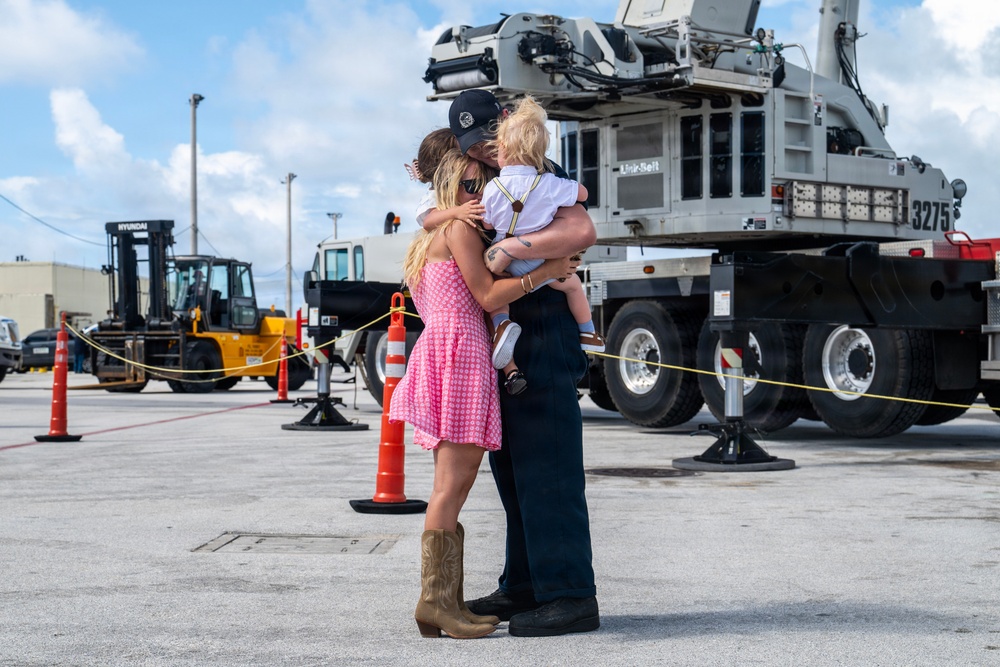 USS Tucson arrives at Naval Base Guam