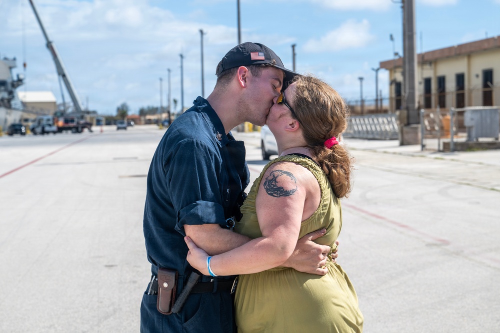 USS Tucson arrives at Naval Base Guam