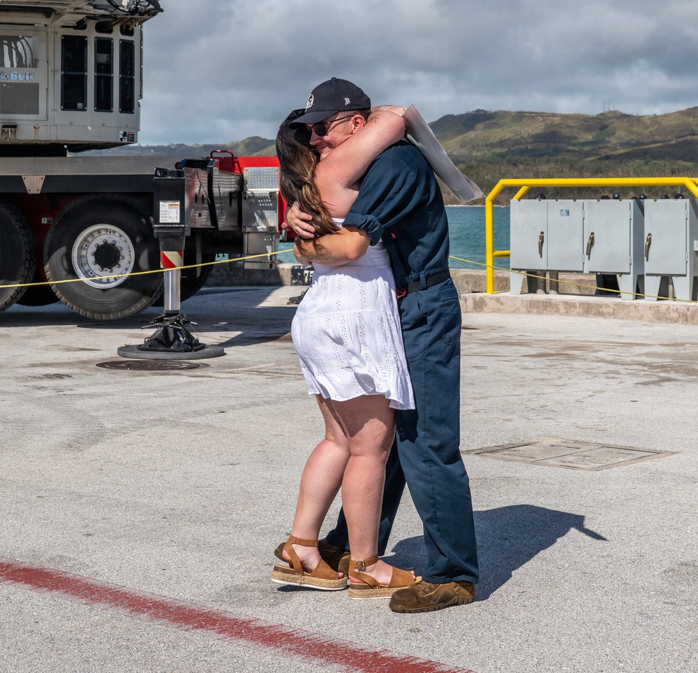 USS Tucson arrives at Naval Base Guam