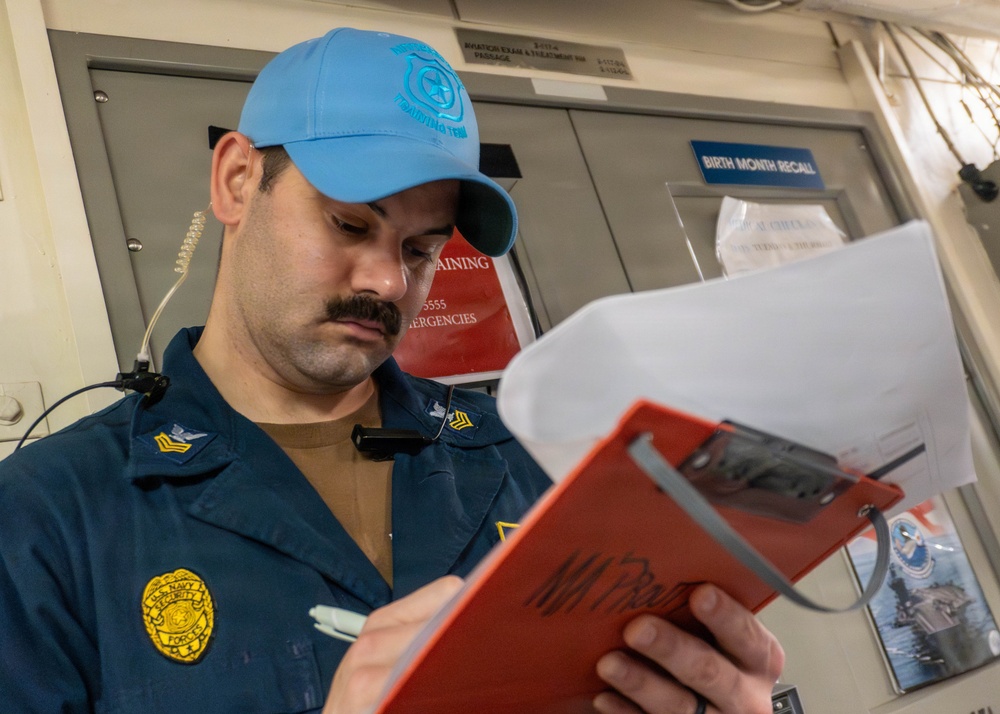 George Washington Sailors Participate in Integrated Drills