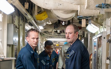 George Washington Sailors Participate in Integrated Drills