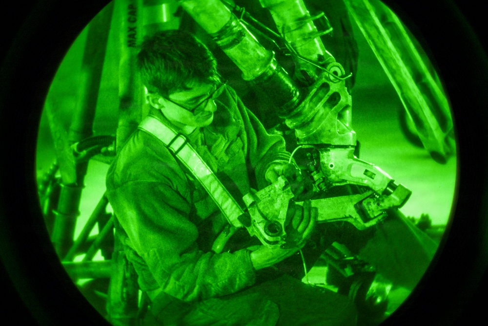 CENTCOM Airmen keep the Falcon fighting ready