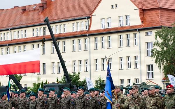 NATO FLF Battle Group‑Poland joins 15th Giżycko Mechanized Brigade for 32nd Anniversary Ceremony
