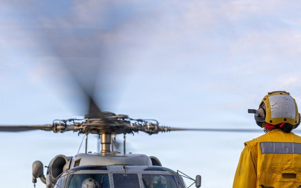 USS Mustin conducts flight operations