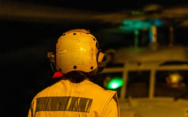 USS Mustin conducts flight operations