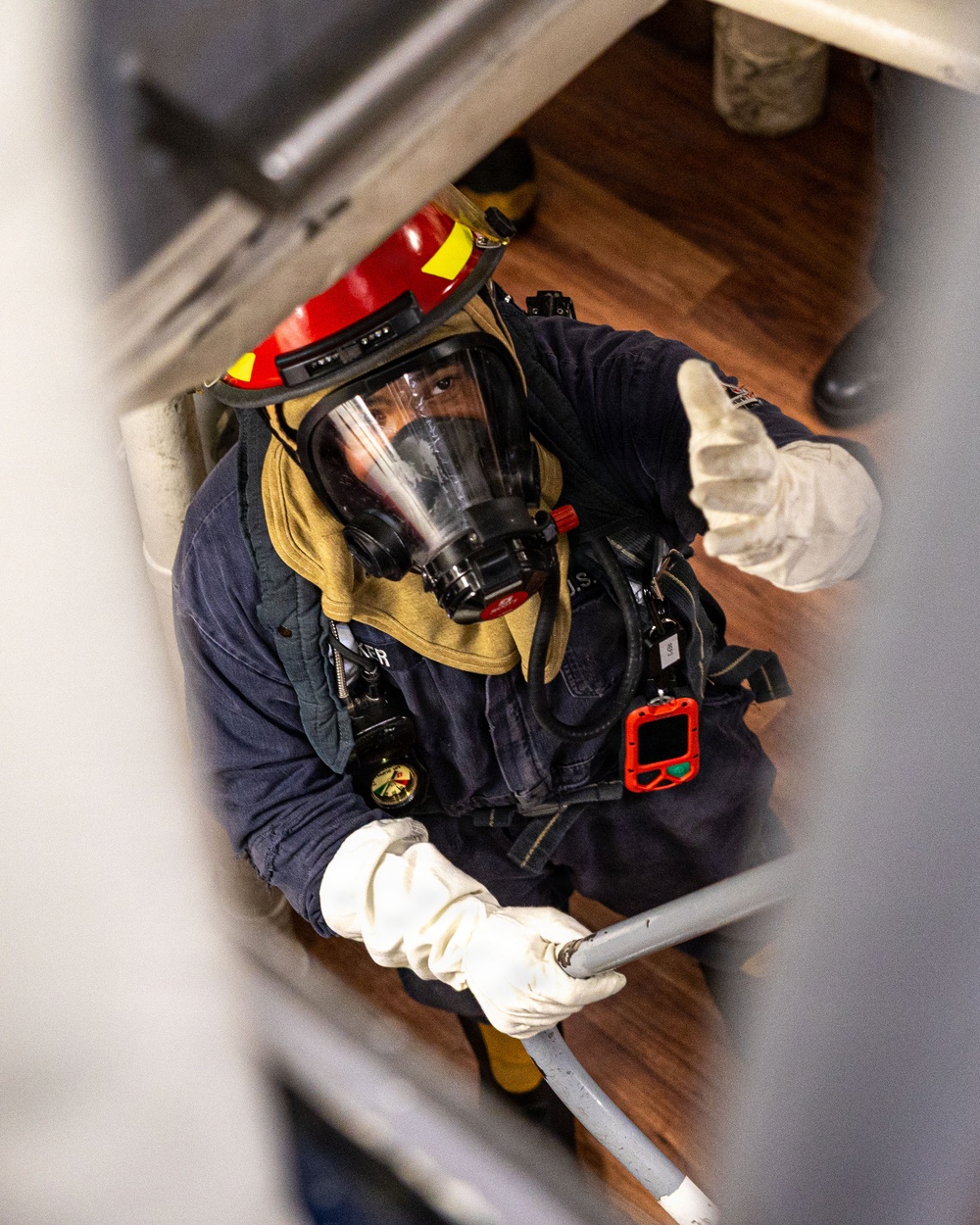 USS Mustin conducts an integrated training team drill
