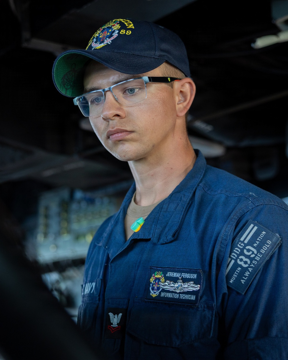 USS Mustin conducts bridge operations