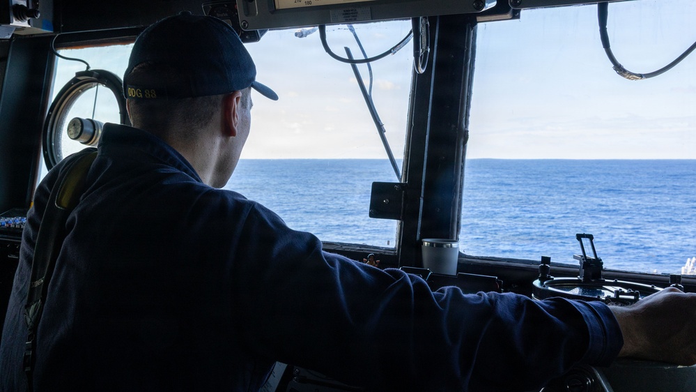 USS Mustin conducts bridge operations