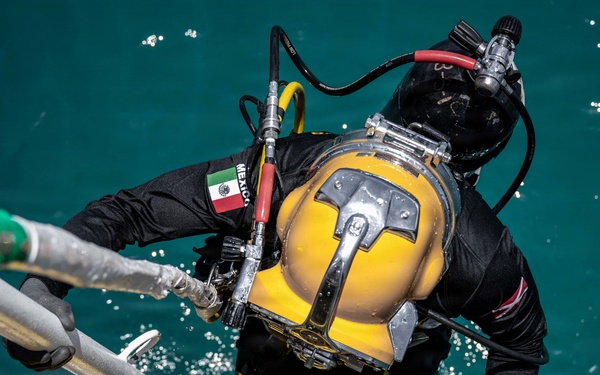 Multinational Navy divers conduct salvage training dive during RIMPAC 2026