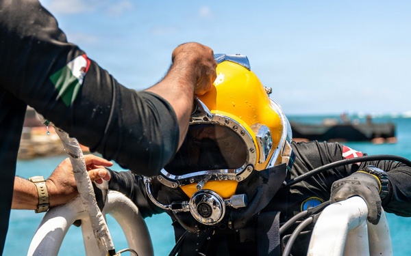 Multinational divers conduct salvage training dive during RIMPAC 2026