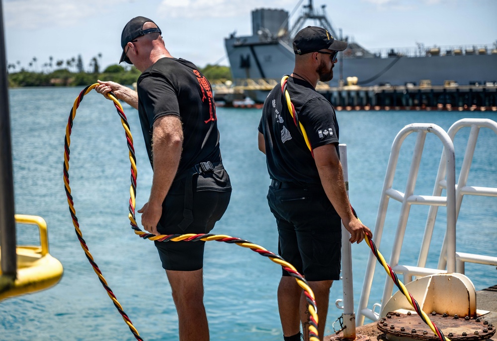 Multinational divers conduct salvage training dive during RIMPAC 2026
