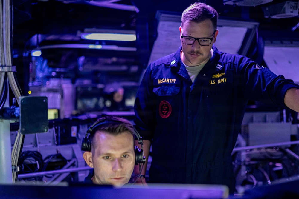 USS Chosin Sailors stand watch during RIMPAC 26