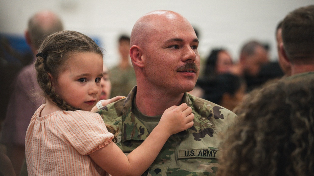 Signal Soldiers support security