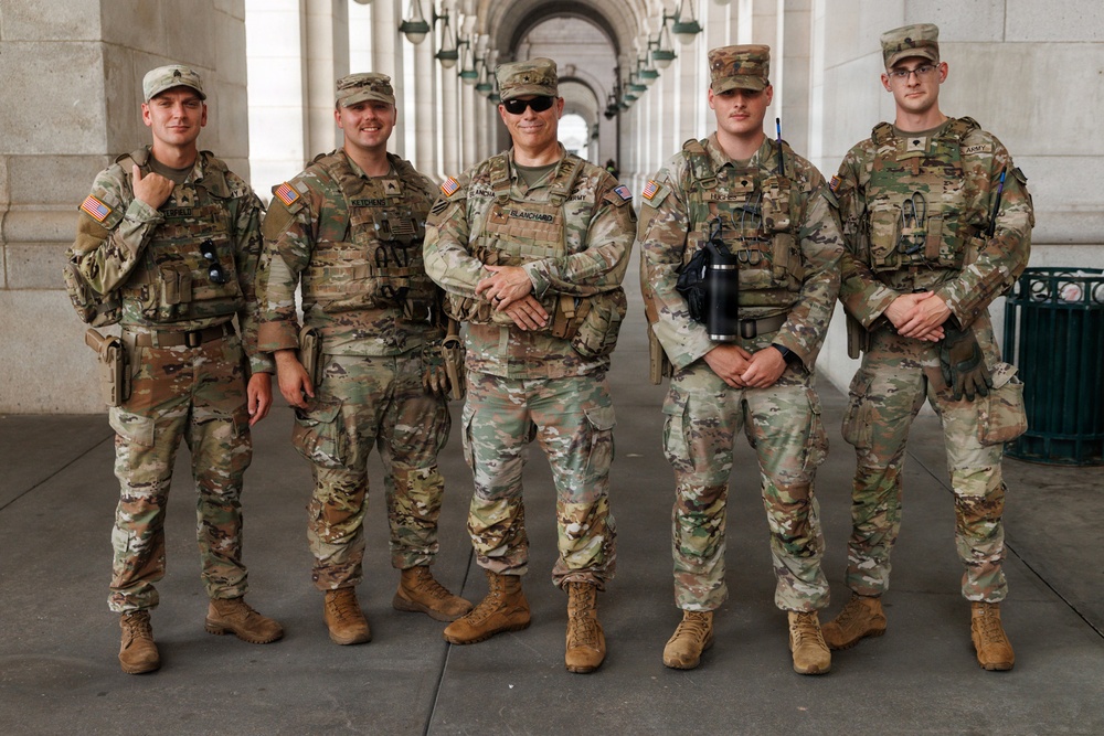 DCNG Commanding General Visits JTF-DC National Guardsmen