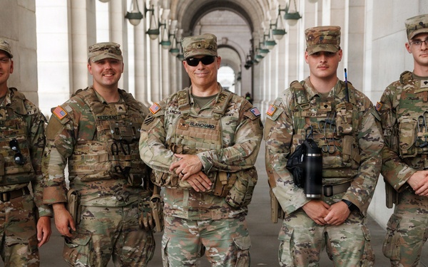 DCNG Commanding General Visits JTF-DC National Guardsmen