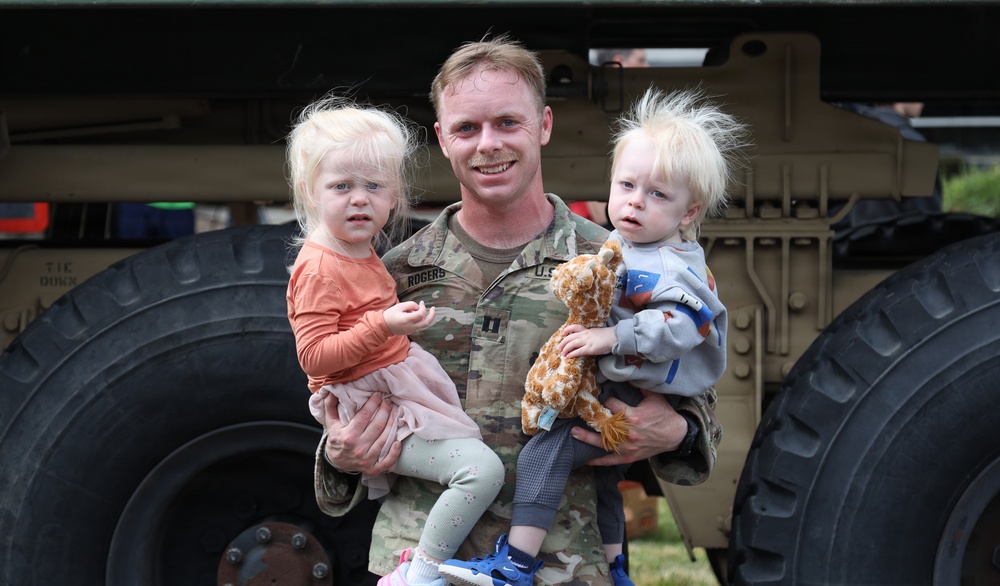 Oregon National Guard community ruck march strengthens ties while helping local families