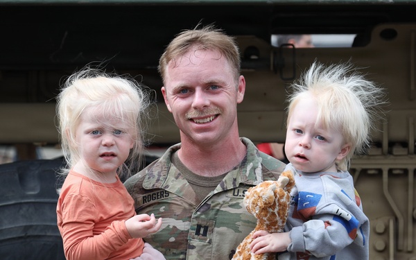 Oregon National Guard community ruck march strengthens ties while helping local families