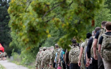 Oregon National Guard community ruck march strengthens ties while helping local families
