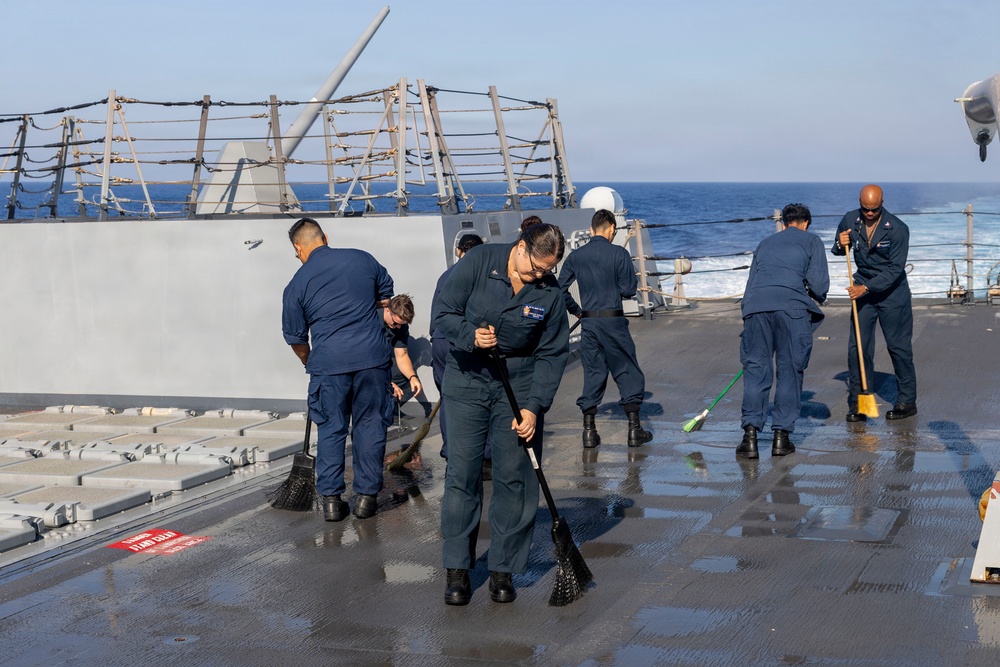 DDG 117 Conducts FWWD