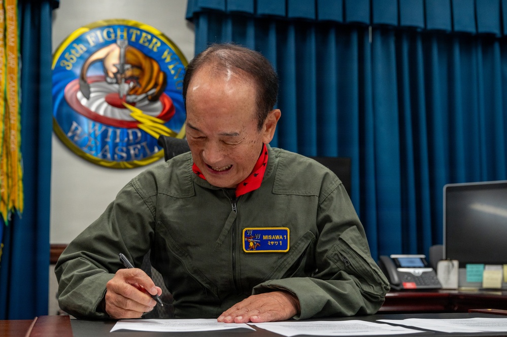 A day in command: Misawa Mayor serves as Wing Commander for a Day