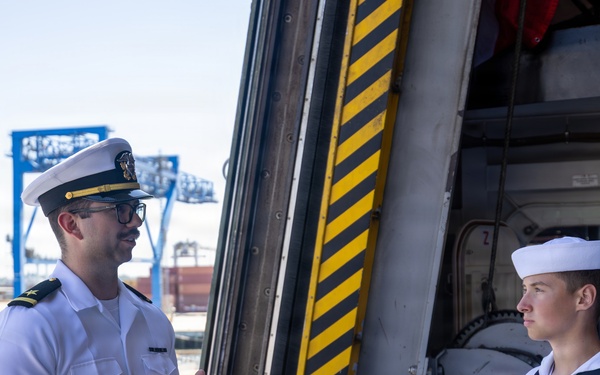 Public Tours Aboard USS Arlington (LPD 24)