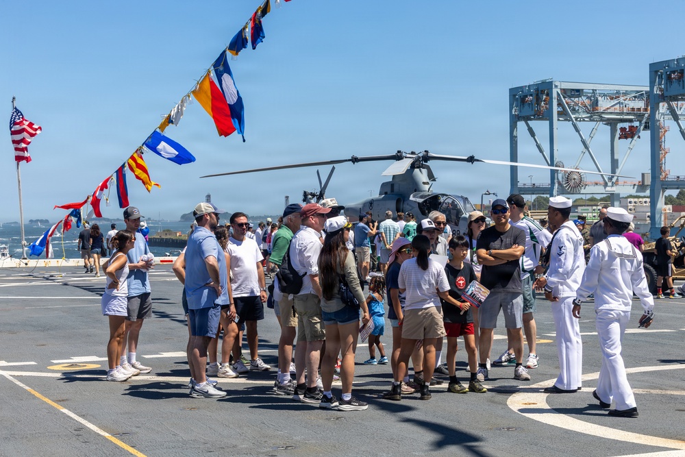 Public Tours Aboard USS Arlington (LPD 24)