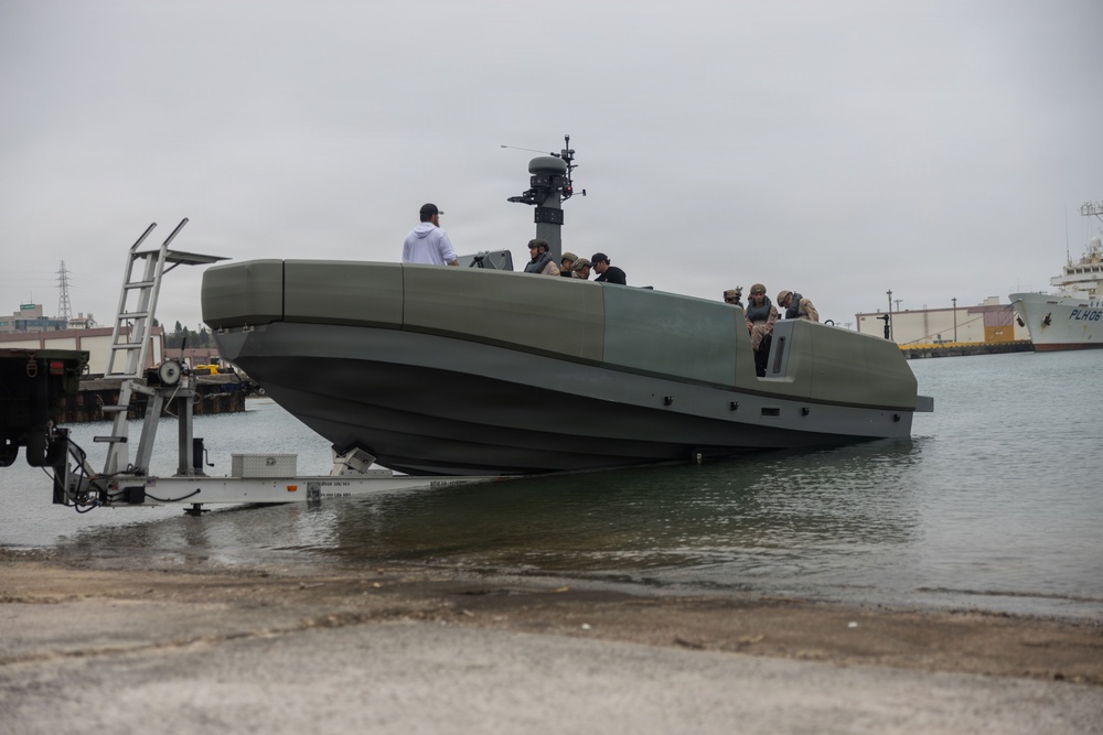 U.S. Marines Conduct Multi-Mission Reconnaissance Craft Bravo Training