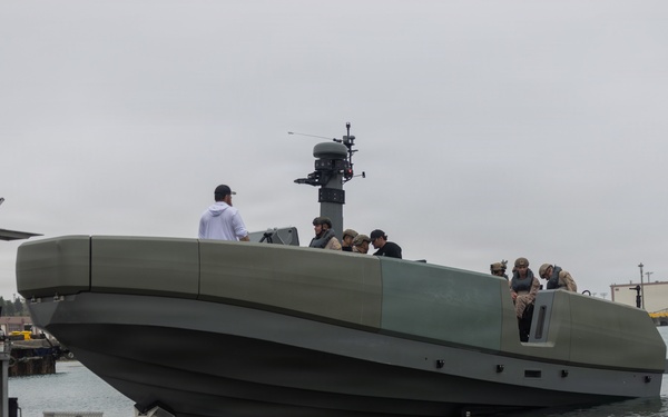 U.S. Marines Conduct Multi-Mission Reconnaissance Craft Bravo Training