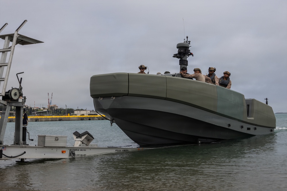 U.S. Marines Conduct Multi-Mission Reconnaissance Craft Bravo Training
