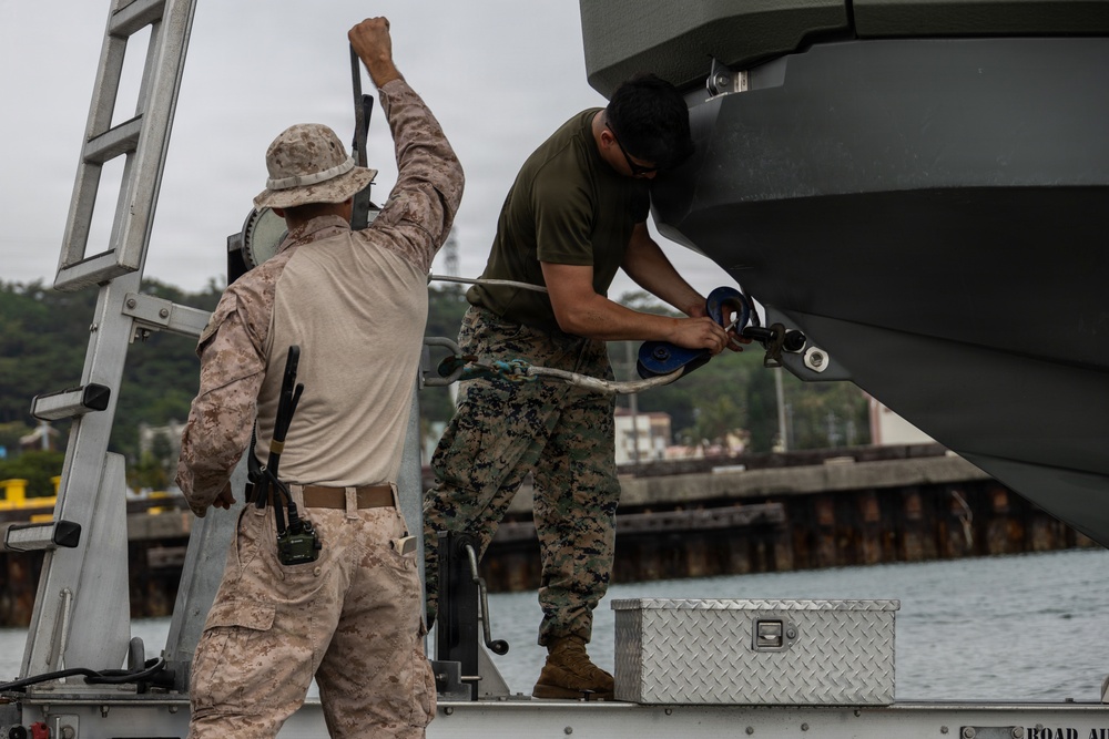 U.S. Marines Conduct Multi-Mission Reconnaissance Craft Bravo Training