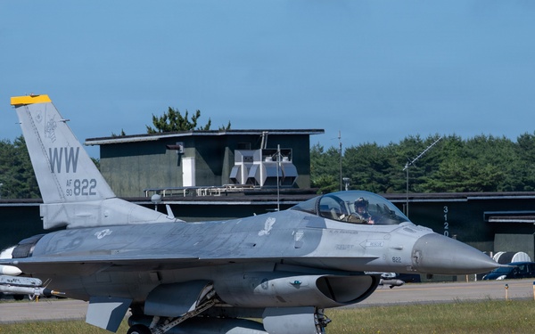 35th Fighter Wing Commander Completes Fini Flight