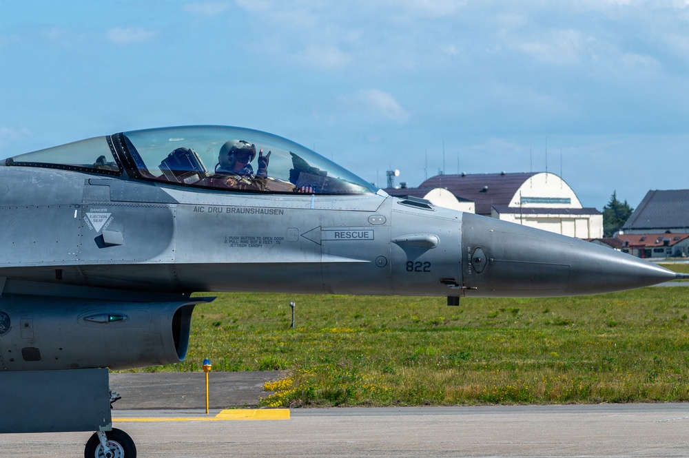 35th Fighter Wing Commander Completes Fini Flight