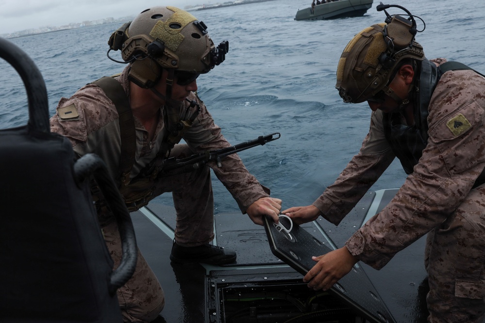 U.S. Marines Conduct Multi-Mission Reconnaissance Craft Bravo Training