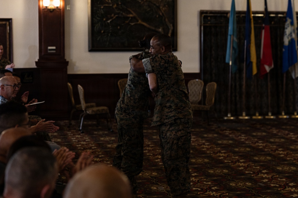 Col. Kimberly Sile assumes command of H&amp;S Bn, MCIPAC