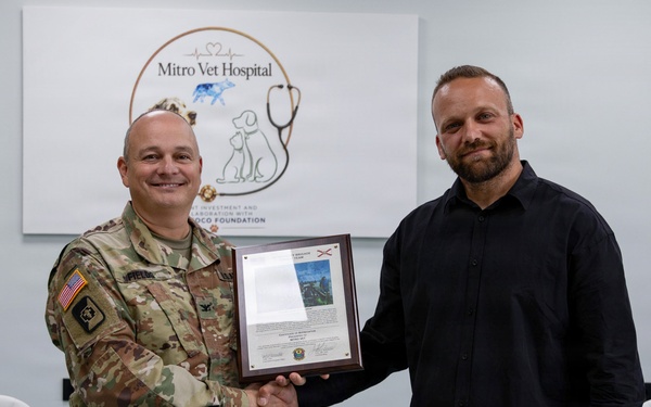 KFOR RC-E presents veterinary equipment to local clinic