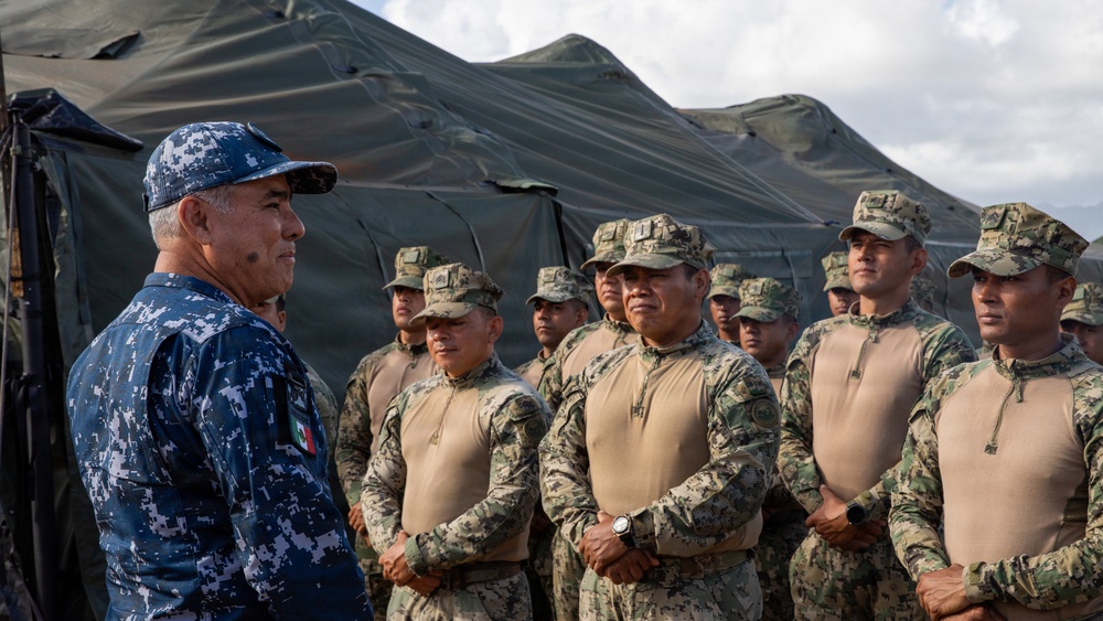 Armada de Mexico Contraalmirante visits MCBH