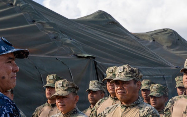 Armada de Mexico Contraalmirante visits MCBH