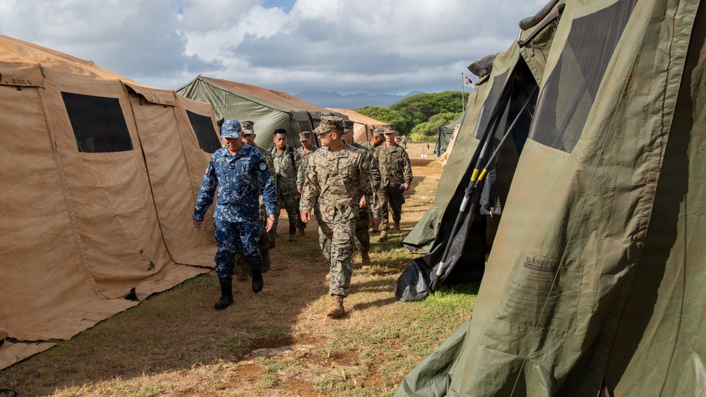Armada de Mexico Contraalmirante visits MCBH