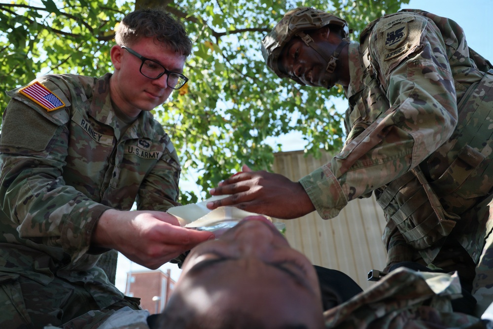 SETAF-AF Soldiers complete combat lifesaver casualty assessment