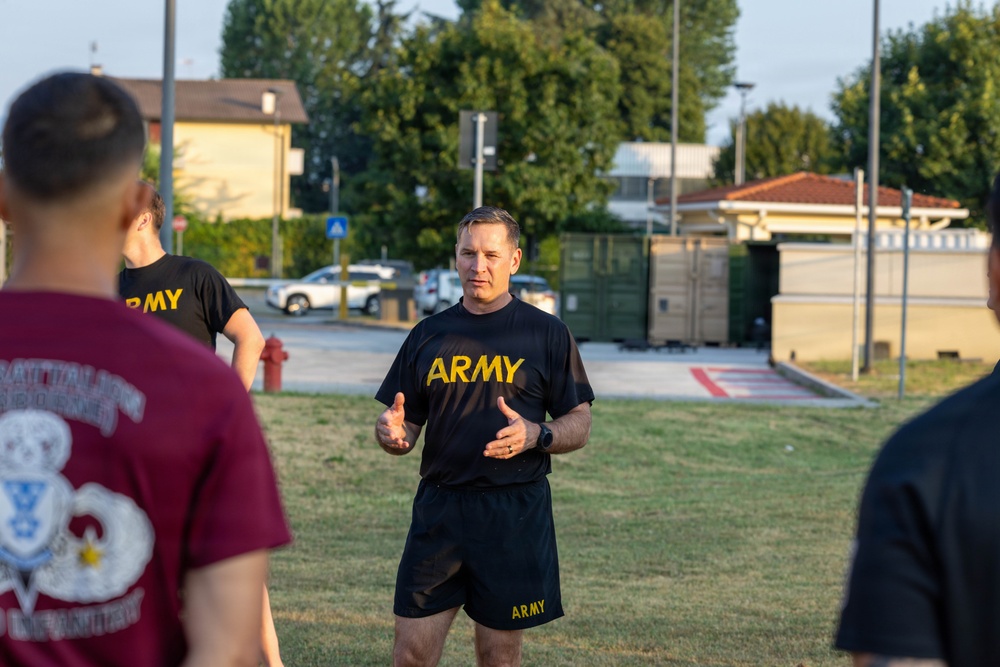 USAFRICOM command senior enlisted leader joins Soldiers for physical readiness training
