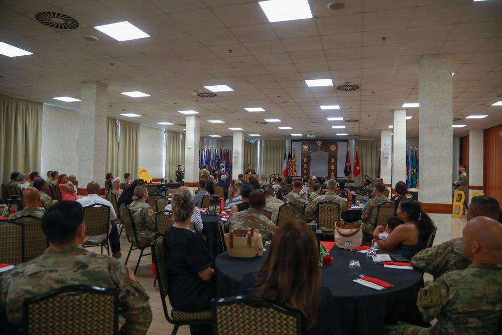 Vicenza Sergeant Morales Club honors NCO excellence, welcomes first retired Italian army honorary inductee