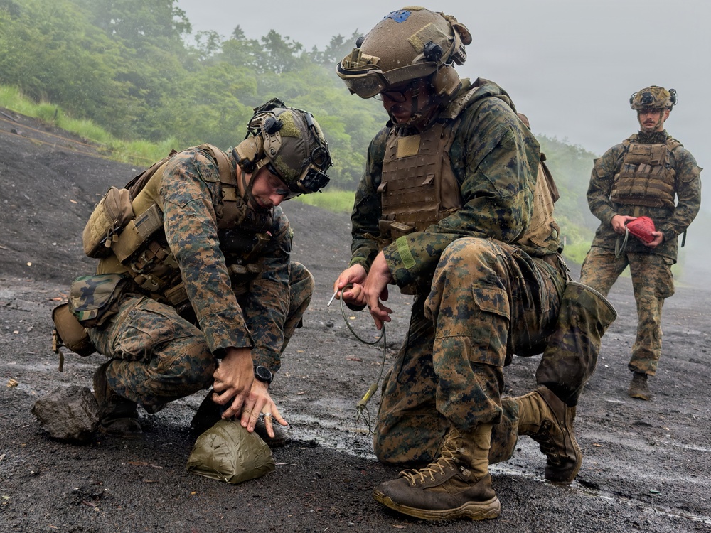 Fuji Viper 26.3 | U.S. Marines Conduct a Demolition Range