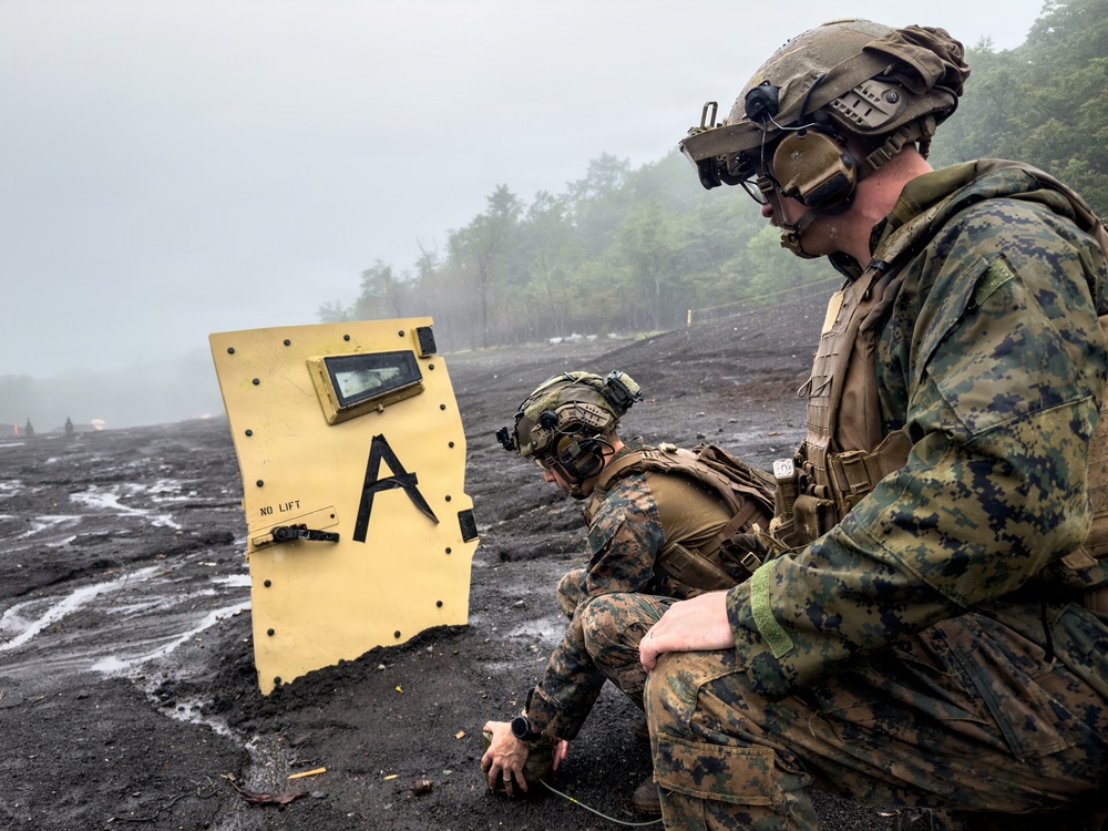 Fuji Viper 26.3 | U.S. Marines Conduct a Demolition Range
